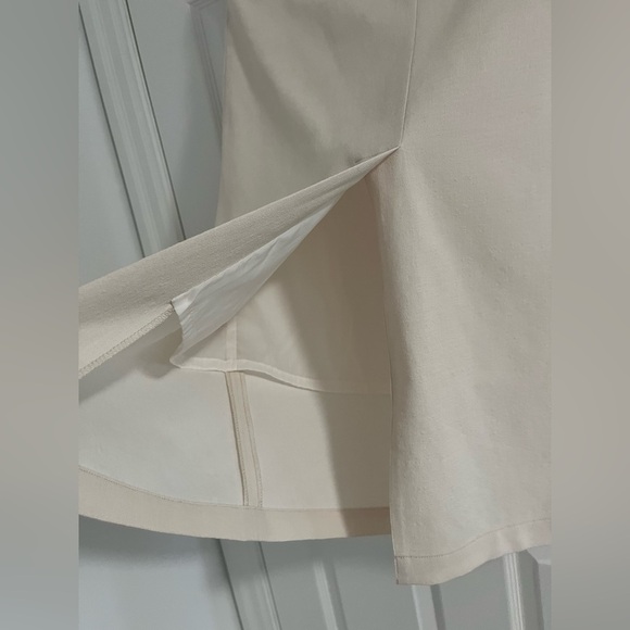 🇰🇷 Beige blazer and skirt two piece set - Picture 2 of 9